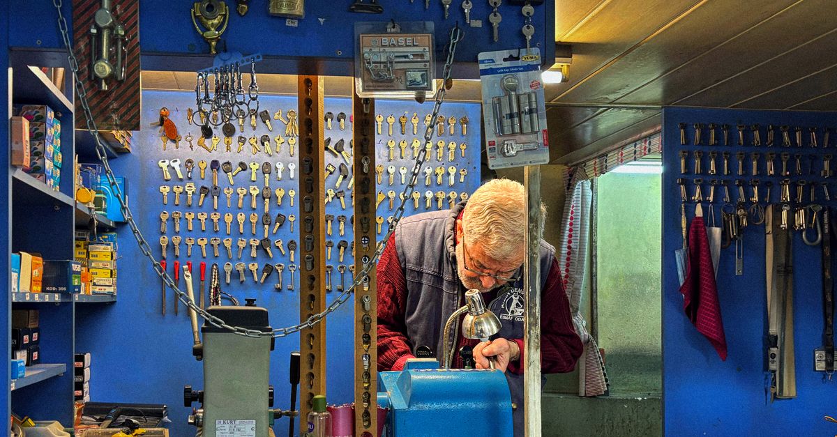 Understanding What Determines Your Emergency Locksmith Price — A1 Waltham Locksmith